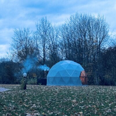 vasarojus-sveikatinimasis-maudynes-karstame-kubile