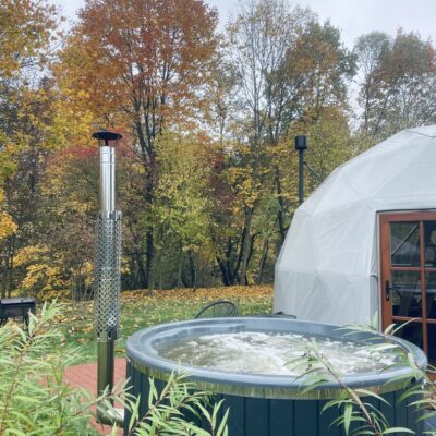 vasarojus-sveikatinimasis-maudynes-karstame-kubile